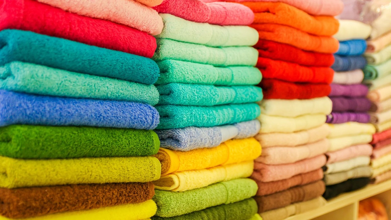 How to Properly Care for and Maintain Bulk Microfiber Towels for Longevity